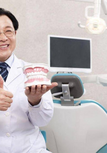 Желтобрюх Крымский: Непокоренный Хранитель Крымских Просторов