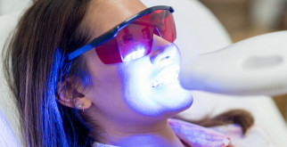 Как проходит процедура отбеливания зубов?