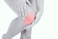 Какие упражнения нужно делать при болях в коленях