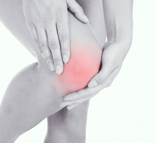 Какие упражнения нужно делать при болях в коленях