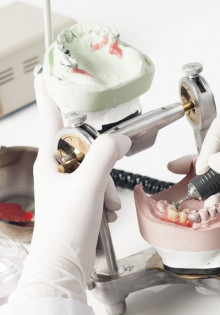 Зуботехническая лаборатория: секреты качественного зубного протезирования