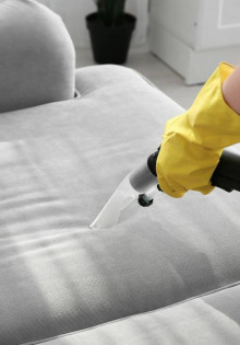 Как вернуть первоначальный вид дивану с помощью химчистки
