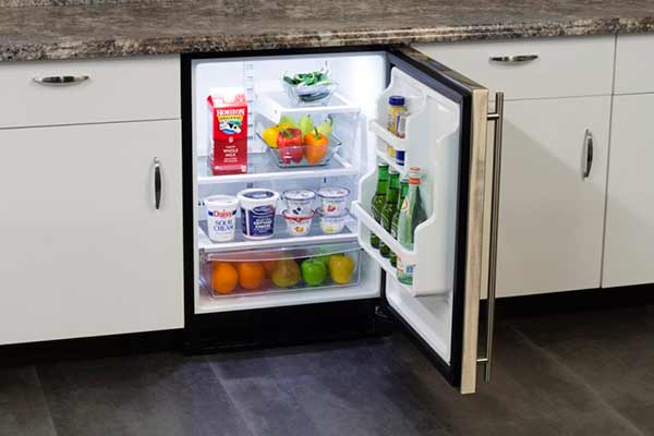 Для чего нужен маленький холодильник?