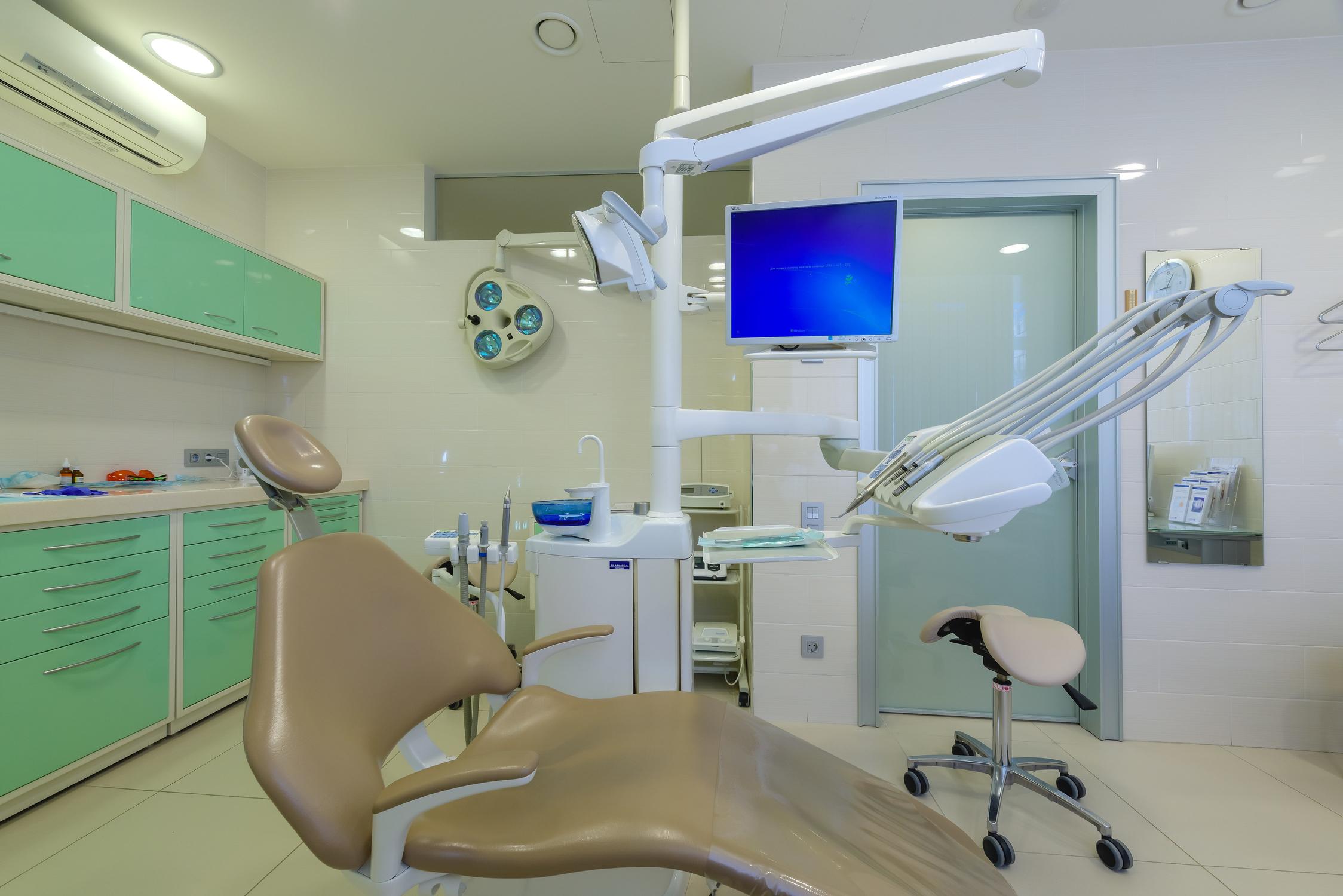 Стоматологическая клиника “Денталайт” в Митино: описание услуг