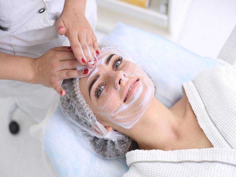 Профессиональная чистка кожи лица: секрет идеального очищения